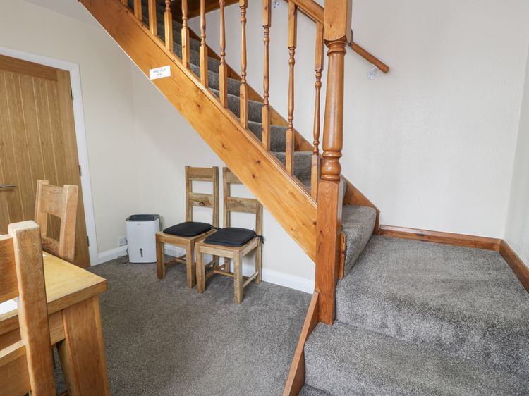 Maesdu Cottage, listing photograph 12