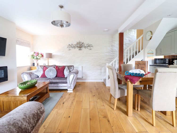 Moelfre Cottage, listing photograph 8