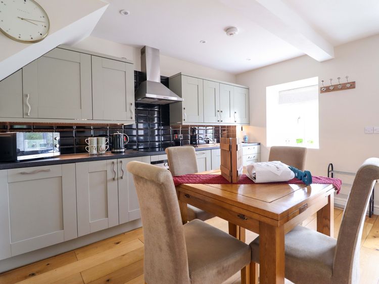 Moelfre Cottage, listing photograph 10