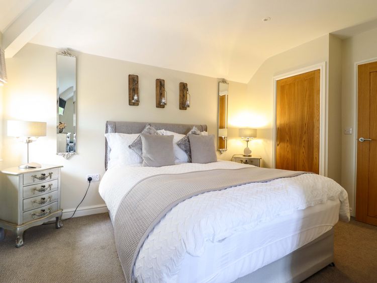 Moelfre Cottage, listing photograph 12