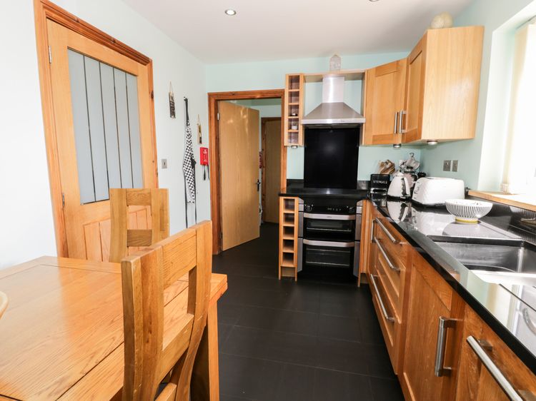 6 Stad Yr Ysgol, listing photograph 11