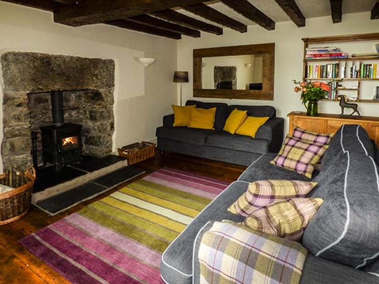 Honeypot Cottage, listing photograph 3
