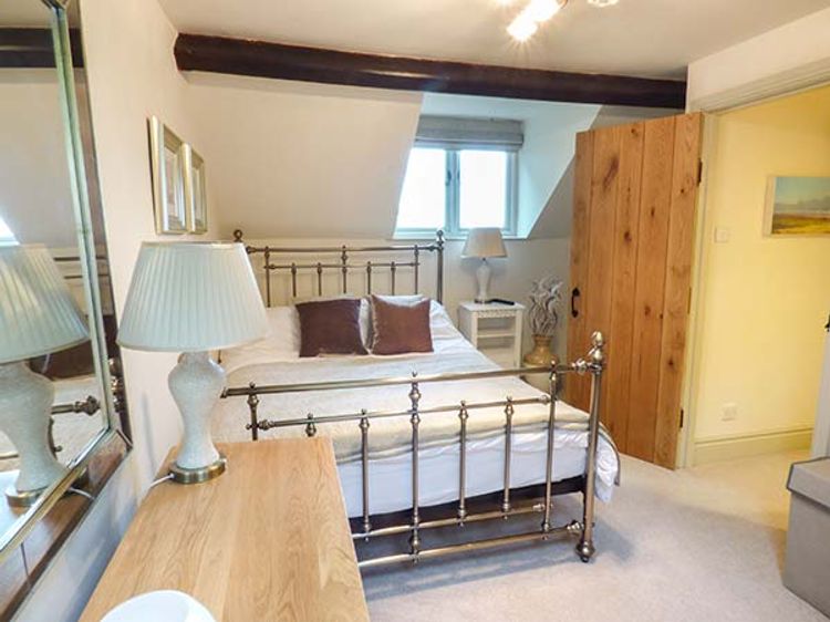 Honeypot Cottage, listing photograph 6