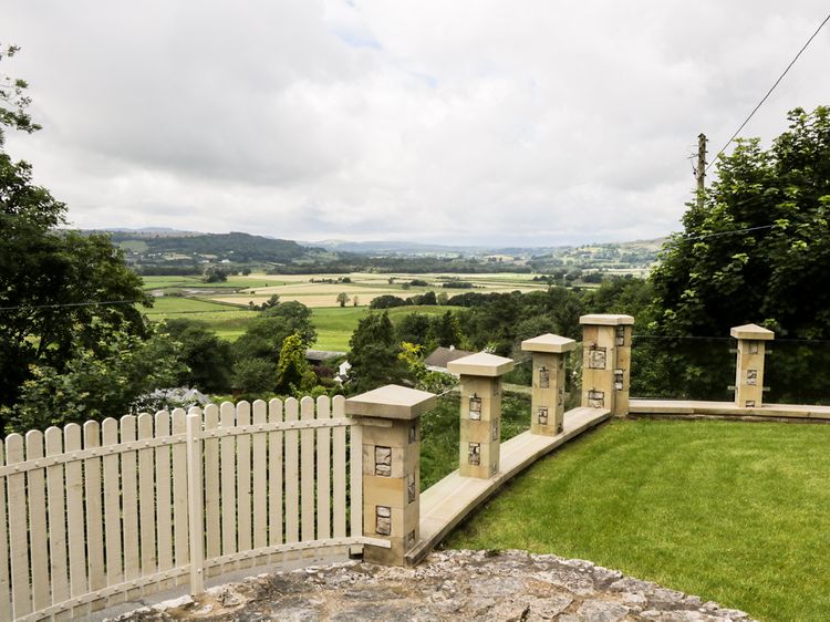 Honeypot Cottage, listing photograph 10