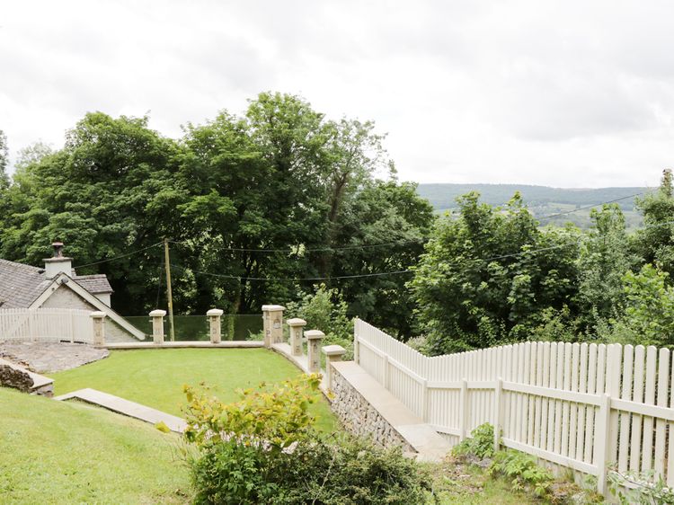 Honeypot Cottage, listing photograph 11