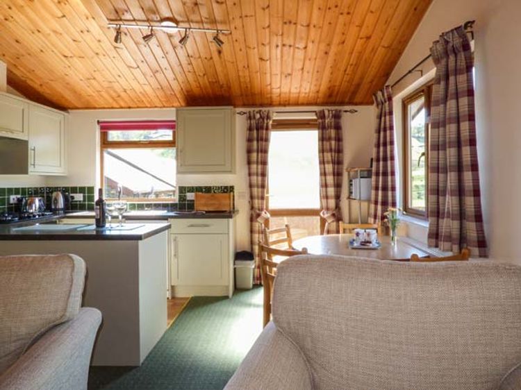 North Lodge, listing photograph 5