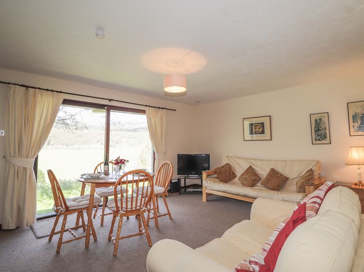 Strath Glass View at Hill House, listing photograph 6