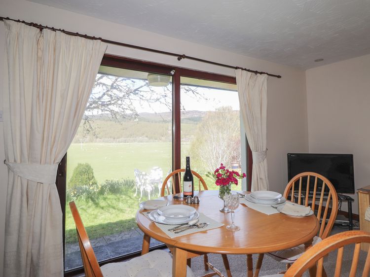 Strath Glass View at Hill House, listing photograph 7