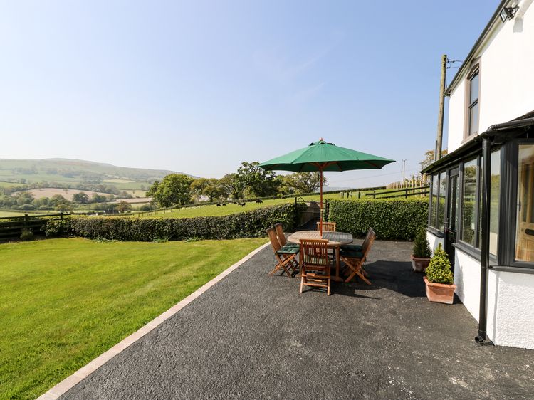 Cefn Isaf, listing photograph 3
