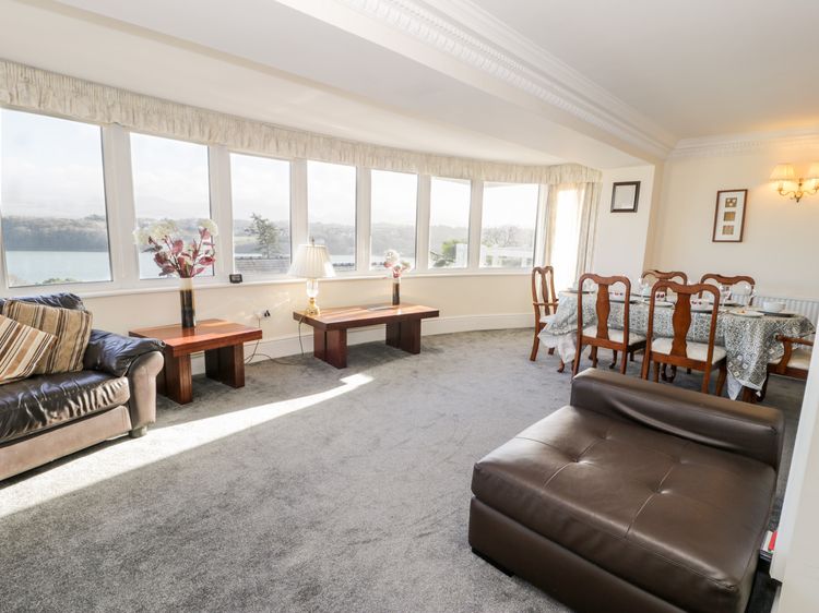 11 Glyn Garth Mews, listing photograph 6