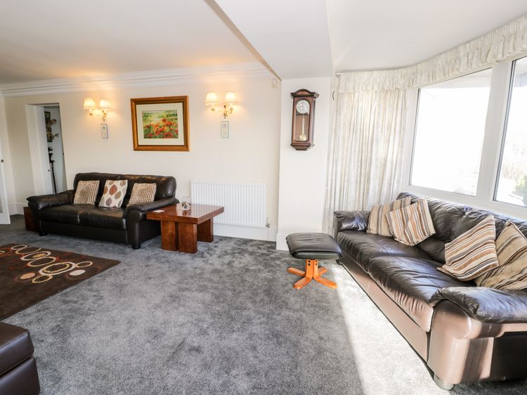 11 Glyn Garth Mews, listing photograph 8