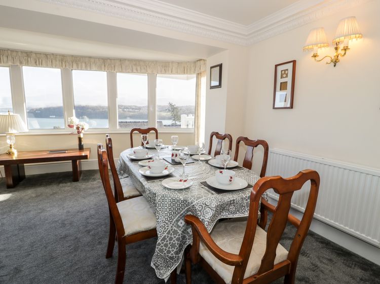 11 Glyn Garth Mews, listing photograph 9