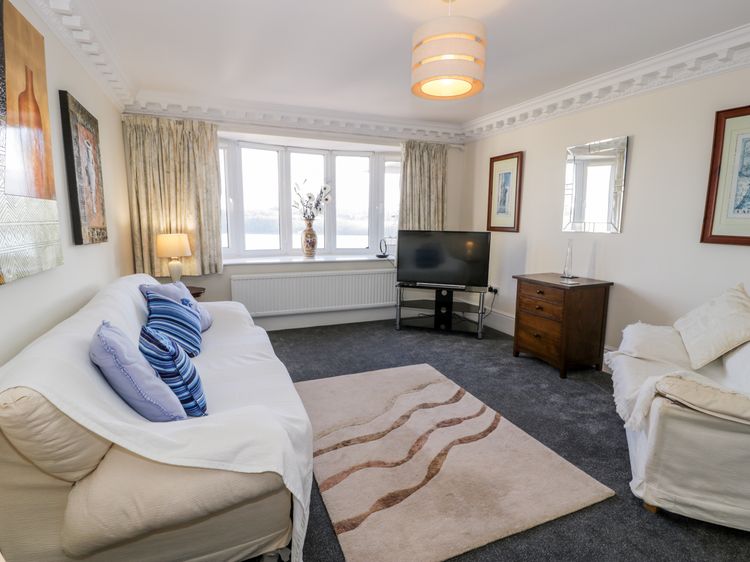 11 Glyn Garth Mews, listing photograph 12