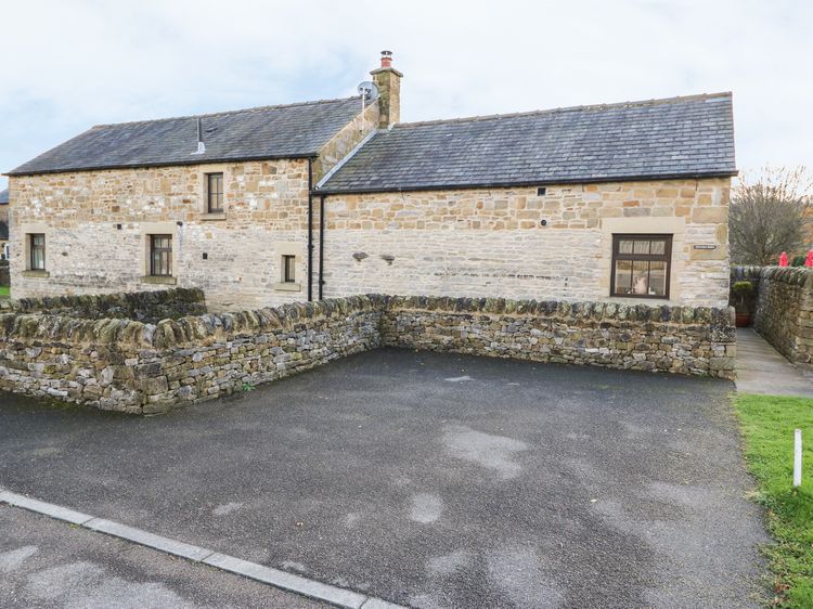 Old Hall Barn, listing photograph 2