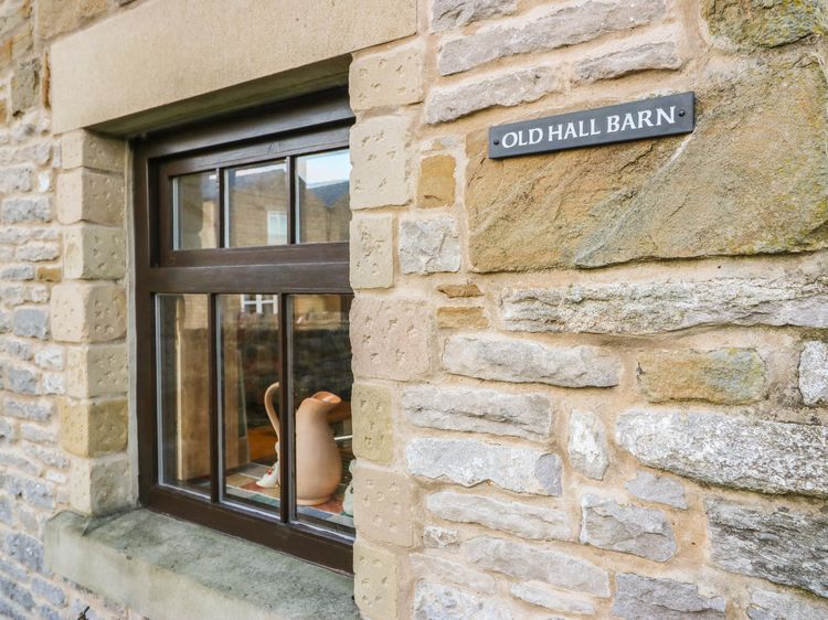 Old Hall Barn, listing photograph 3