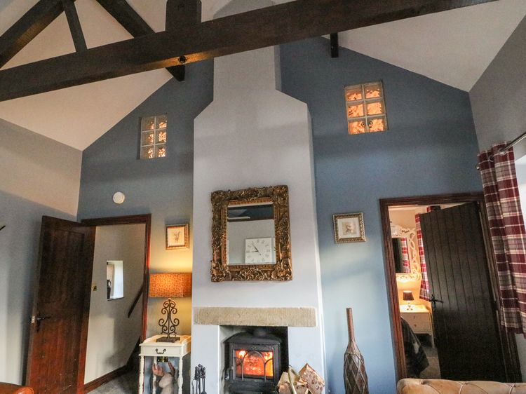 Old Hall Barn, listing photograph 8
