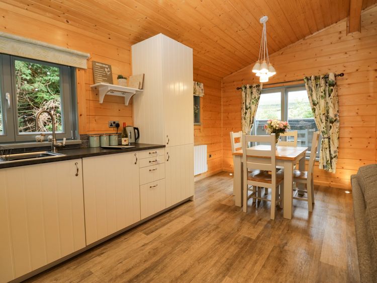 Elm Lodge, listing photograph 9