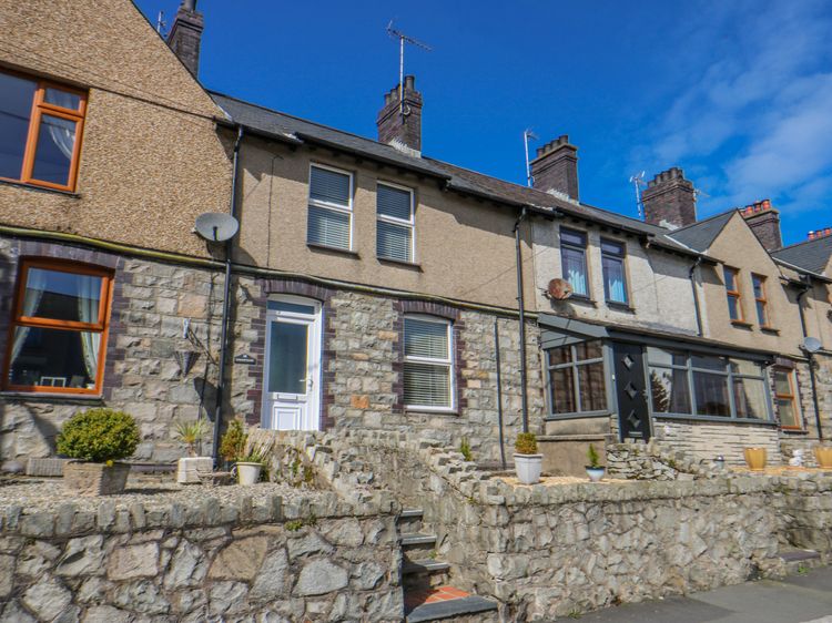 Bythynnod Newydd, listing photograph 2