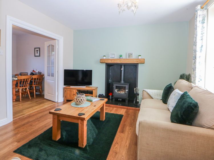 Bythynnod Newydd, listing photograph 3