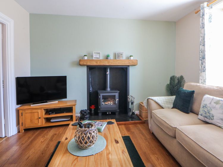 Bythynnod Newydd, listing photograph 5