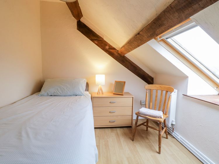 Hen Ysgubor Cottage, listing photograph 11
