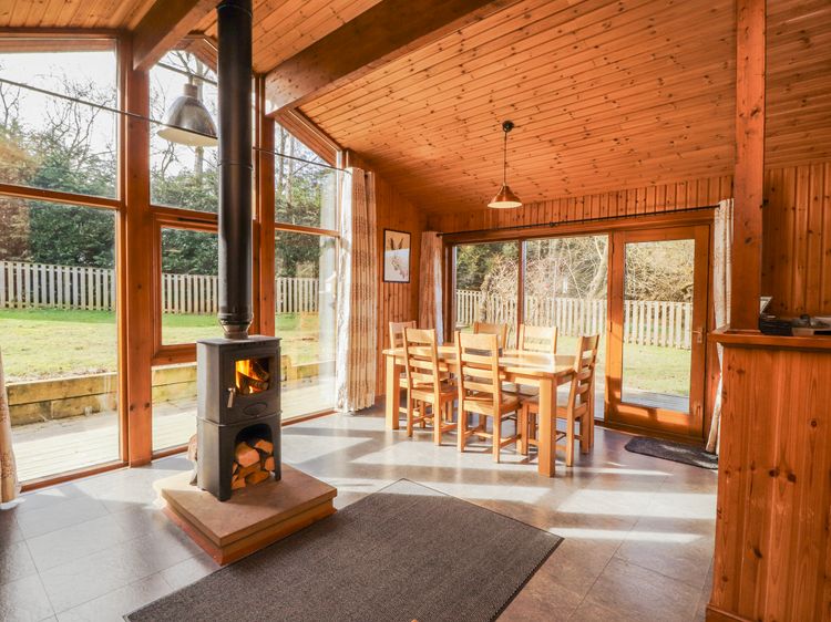 26 Dukes Meadow, listing photograph 4