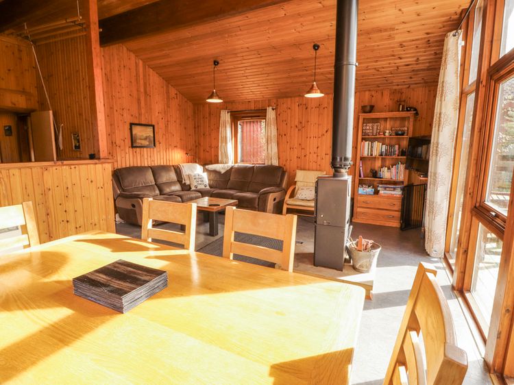 26 Dukes Meadow, listing photograph 8