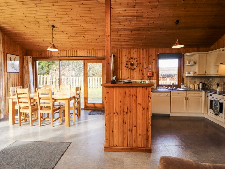 26 Dukes Meadow, listing photograph 10