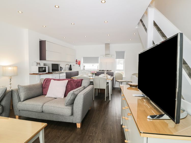 Harbourside House, listing photograph 3