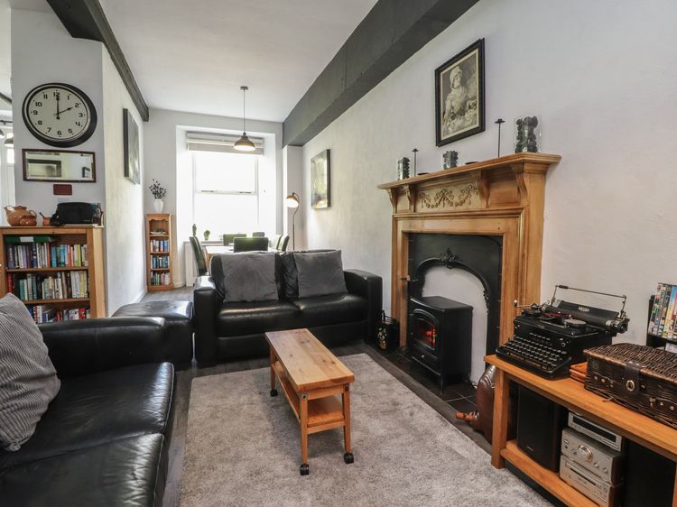 2 Riverside Walk, listing photograph 5