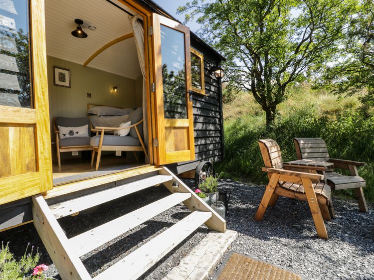 Moelfre - Shepherds Hut, listing photograph 5