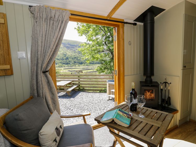 Moelfre - Shepherds Hut, listing photograph 7