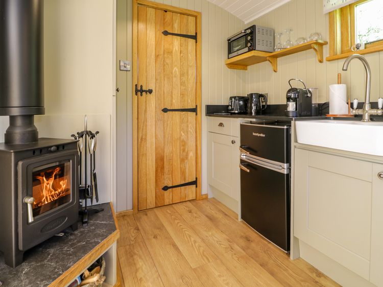 Moelfre - Shepherds Hut, listing photograph 12