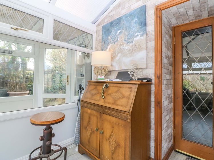 The Cottage, listing photograph 9