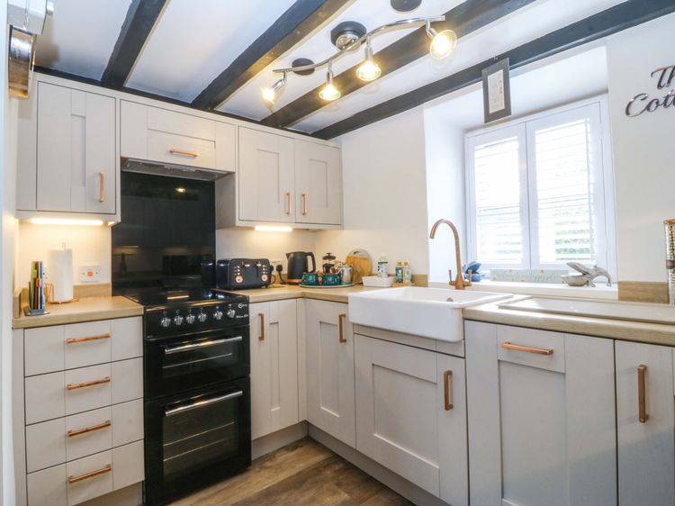 The Cottage, listing photograph 11