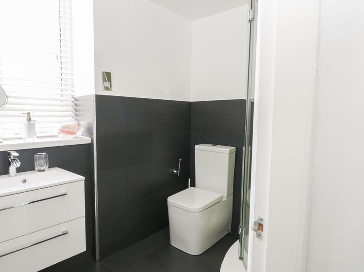 11 Camden Building, listing photograph 12