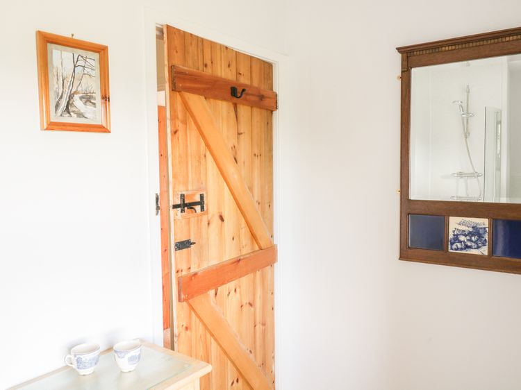 Barn Cottage, listing photograph 11