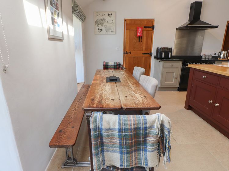Wern Olau Cottage, listing photograph 6