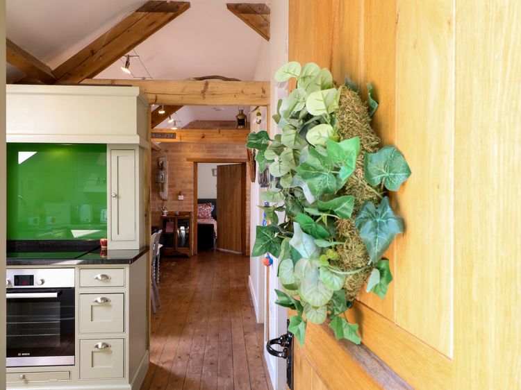 The Ivy Barn, listing photograph 4
