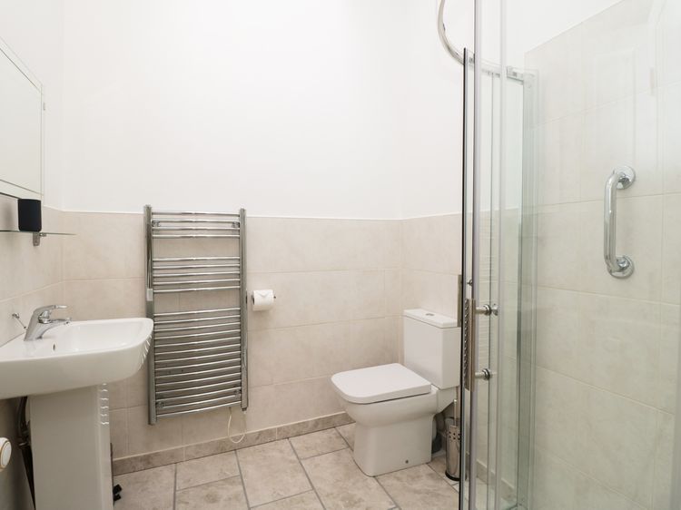 Watergate, listing photograph 11