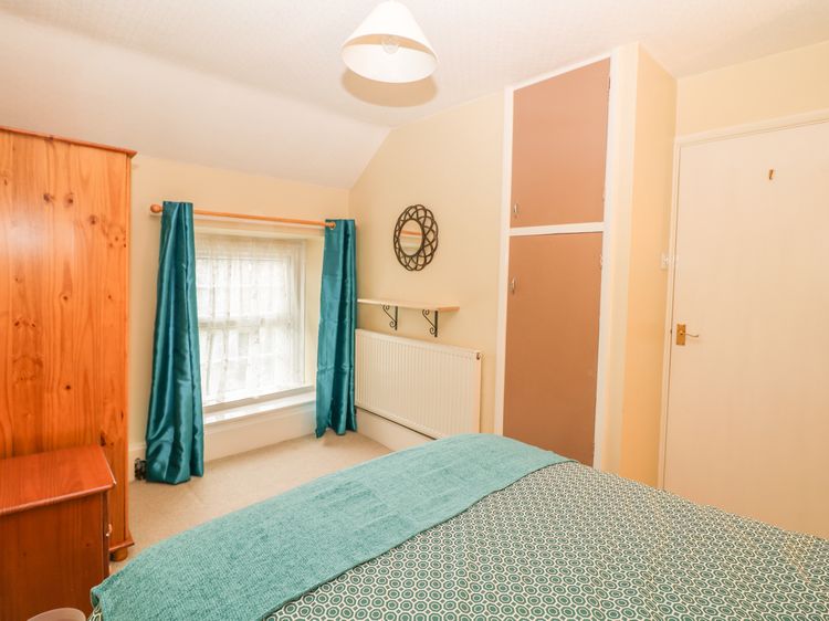 Pine Cottage, listing photograph 9