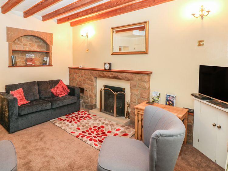Pine Cottage, listing photograph 3