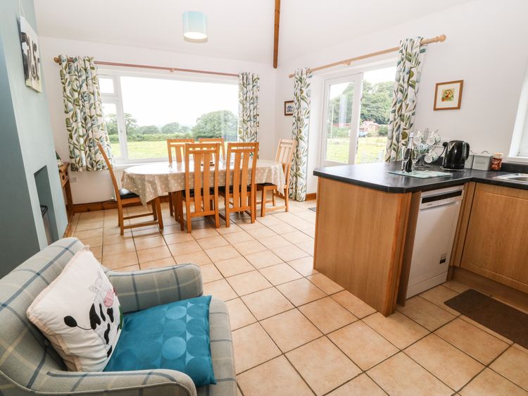 Dinas Farmhouse Annex, listing photograph 4