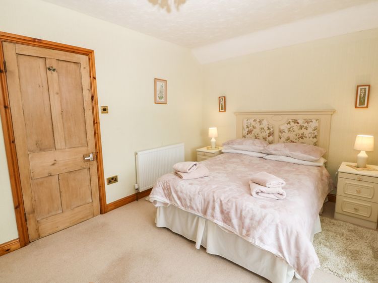 Dinas Farmhouse Annex, listing photograph 7