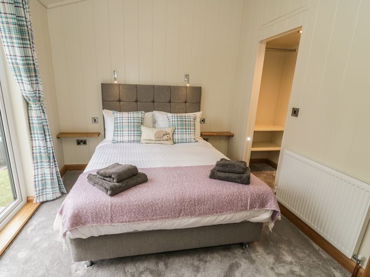 Woodpecker Lodge, listing photograph 12