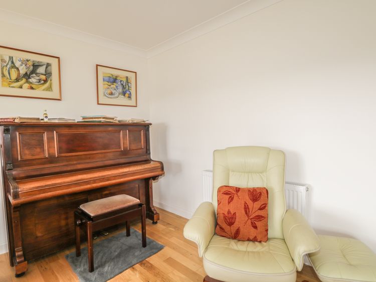 Glaven, listing photograph 8