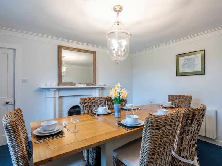 Kerrisdale, listing photograph 8