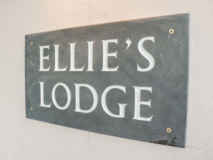 Ellie's Lodge, listing photograph 2