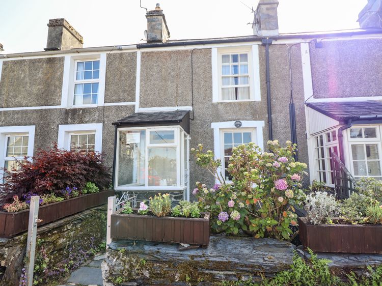 Pump Cottage, 8 Glyn Terrace, listing photograph 2