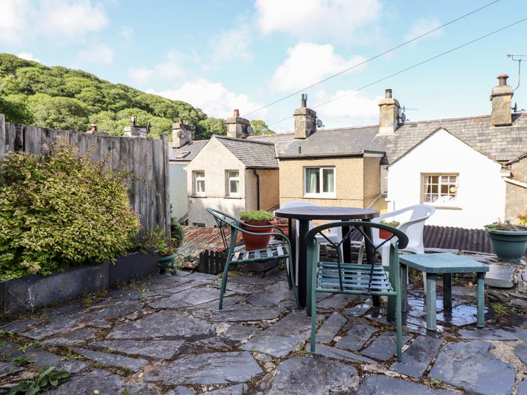 Pump Cottage, 8 Glyn Terrace, listing photograph 12
